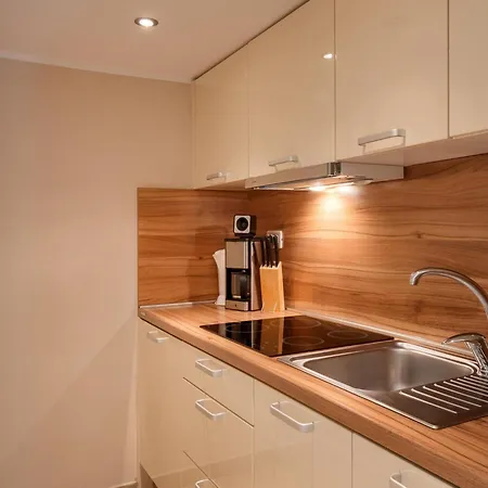 Apartment Premium Hari I *