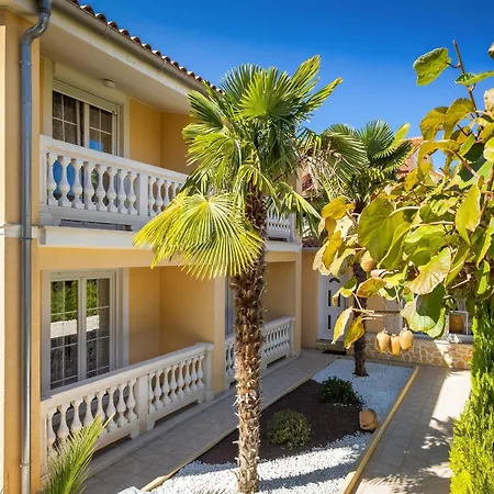 Appartement In Near Spadici